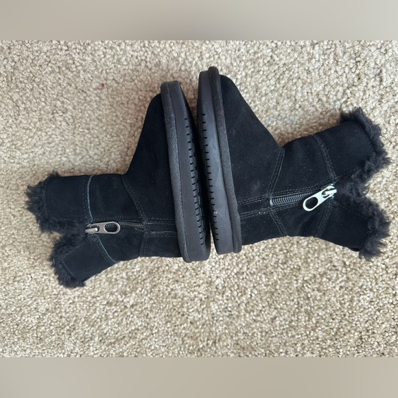 Koolaburra by UGG Aribel Short Zipper Winter Boots Toddler Size 6 Black Sherpa - Picture 5 of 7
